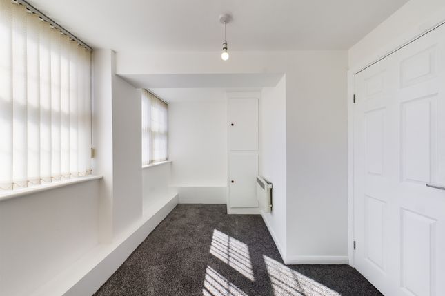 Flat to rent in Robinson Row, Fish Street