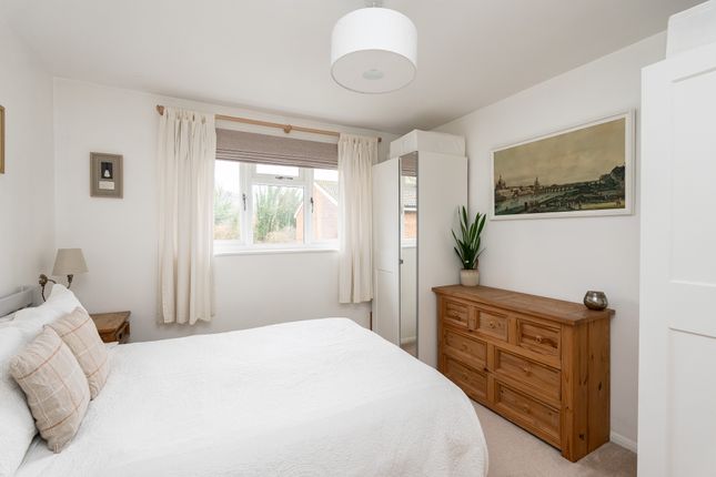 50, Chester Close, Dorking photo 4