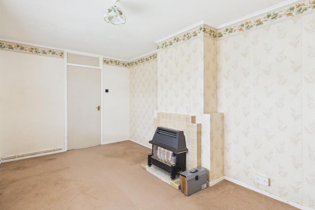 16, Heol-Y-Berllan, Pyle photo 4