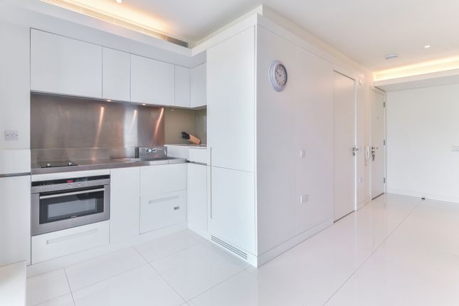 Studio to rent in West Tower, Pan Peninsula, Canary Wharf