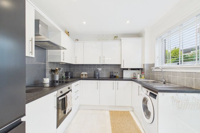 38, Lomond, East Kilbride photo 2