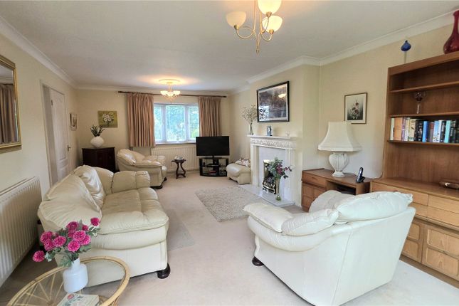 11, Cotswold Drive, Coventry photo 4