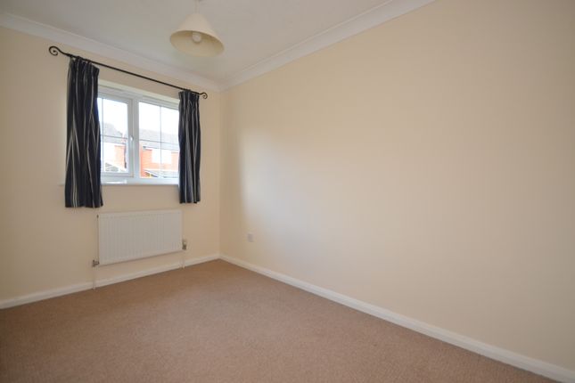 End terrace house to rent in Saddlers Way, Raunds, Northamptonshire