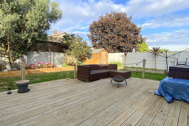 8, Grover Avenue, West Sussex photo 4