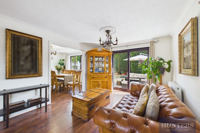 2, Chasely Crescent, Cheltenham photo 4