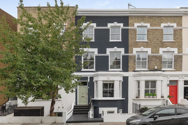 Terraced house for sale in Britannia Road, Fulham