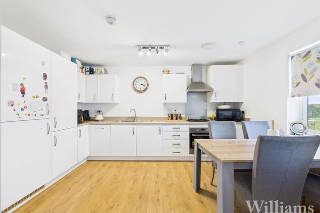 33 Pondecroft, Aylesbury photo 3