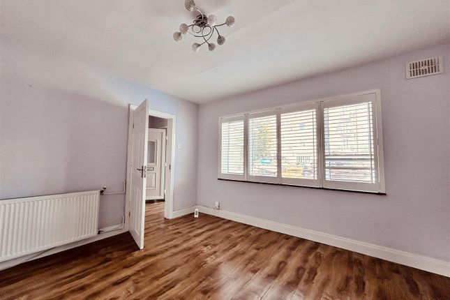Property to rent in Cordelia Road, Stanwell, Staines