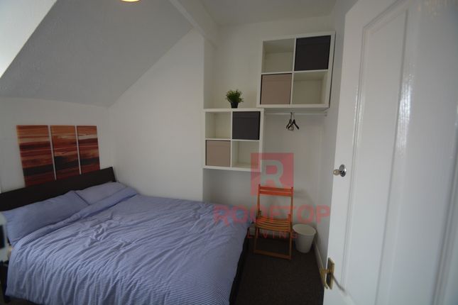 Terraced house to rent in Wetherby Place, Leeds