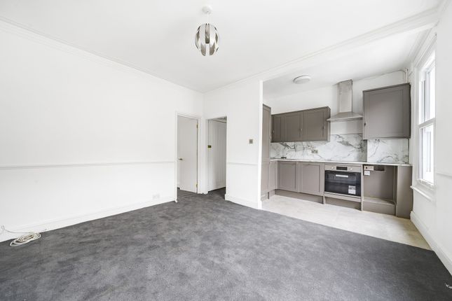 Thumbnail Flat to rent in Southerton Road, London