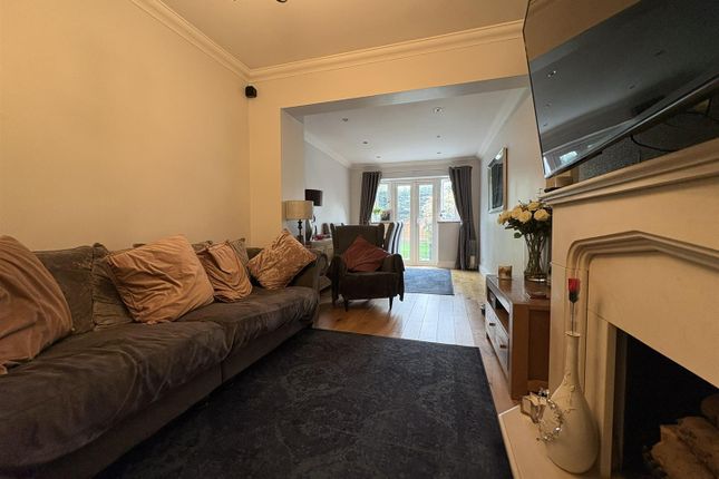 12, Hyland Close, Hornchurch photo 3