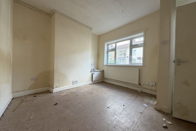 110, Eleanor Street, Grimsby photo 2