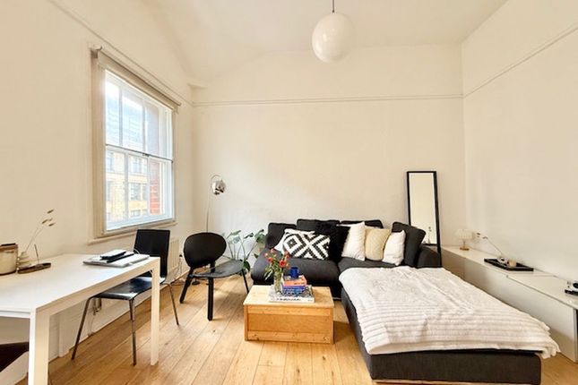 1-bed flat on Flat 59,The Cloisters,145, Commercial Street, London, £2,250/mo