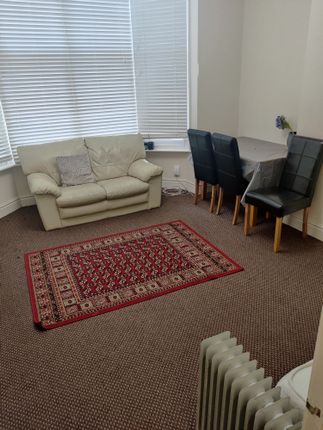 Flat to rent in Alexandra Road, Leicester