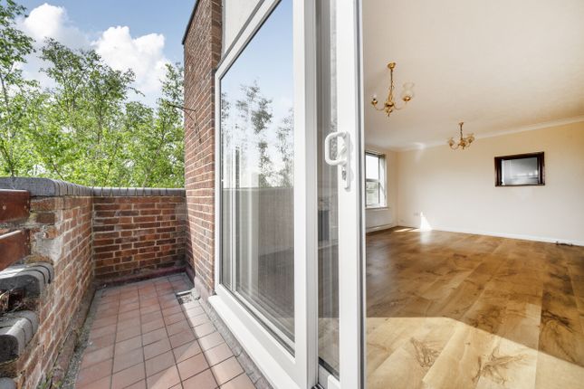 7 The Chilterns, Chislehurst Road, Sidcup photo 4