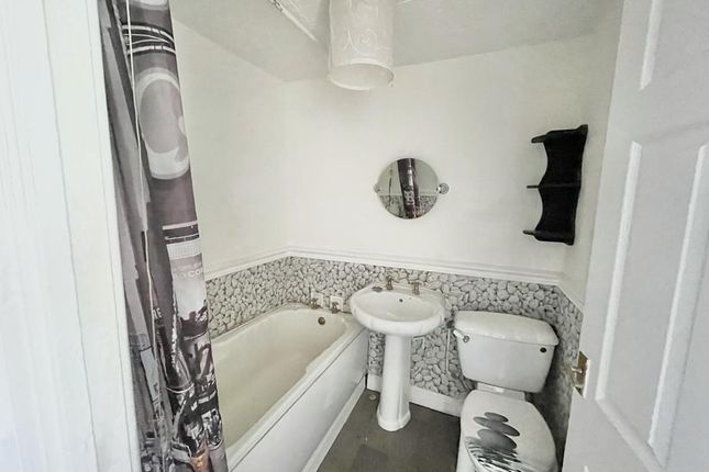 3 Aspenlaw, Gateshead photo 2