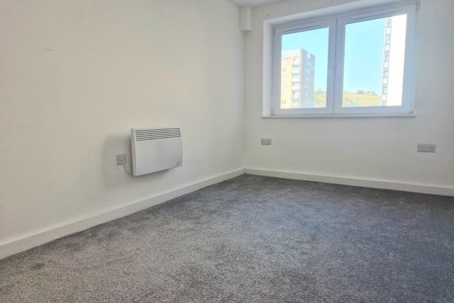 87, Wheatley Court, HALIFAX photo 5