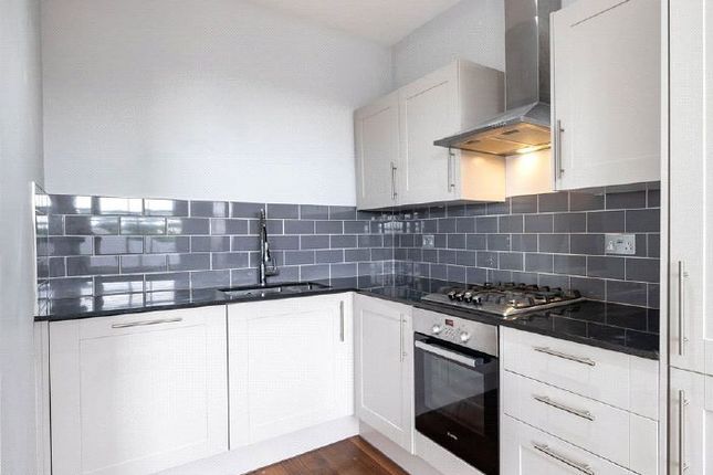 54, Hendon Lane, London photo 2