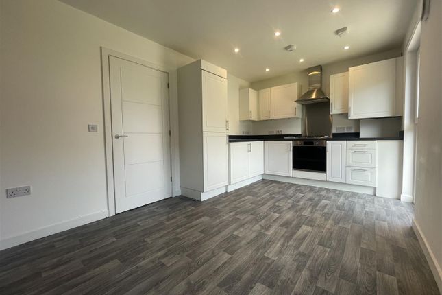 18, Kestrel Way, Perth photo 4