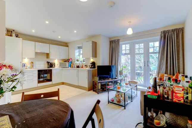 11, Fair Acre, Buckinghamshire photo 4