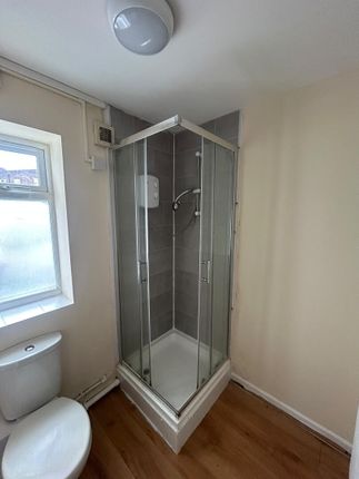 25, Summercroft, Telford photo 4
