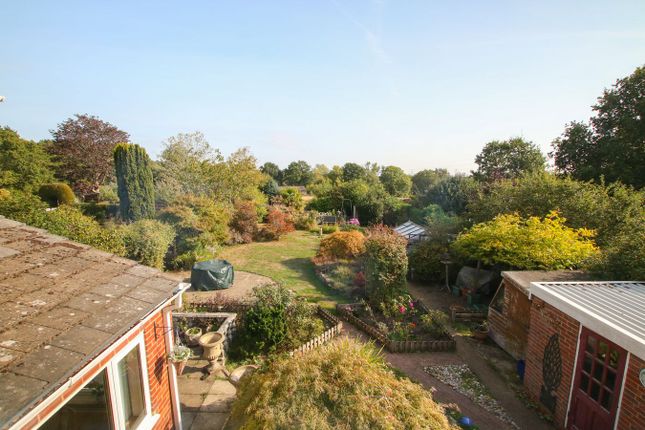 Driftway, Doles Lane, Wokingham photo 3