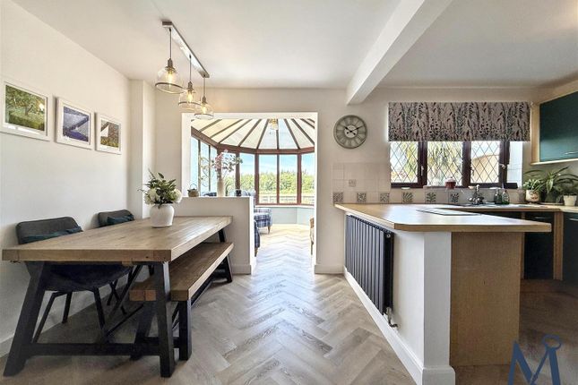 21, Blackett Drive, Coalville photo 3