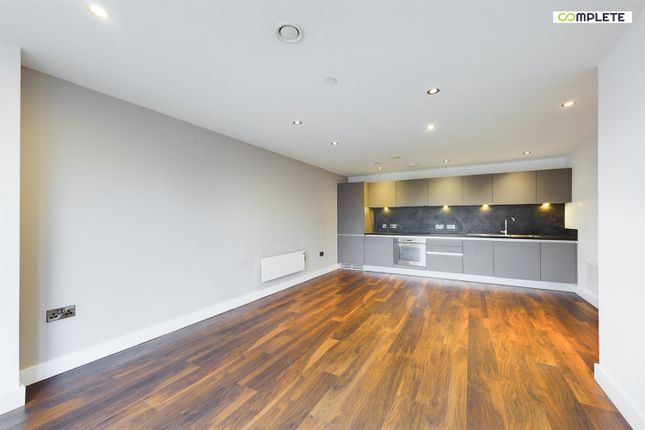 19.07 Rivergate, Wilburn Basin Ordsall Lane, Salford photo 4