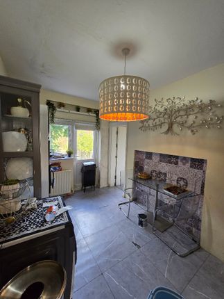 17, Haycroft Gardens, London photo 4