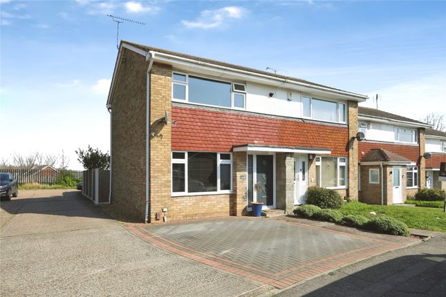 2-bed house on 32, Hilton Drive, Kent, £260,000