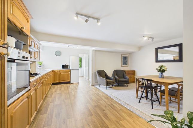36, Sevenacres, Somerton photo 3