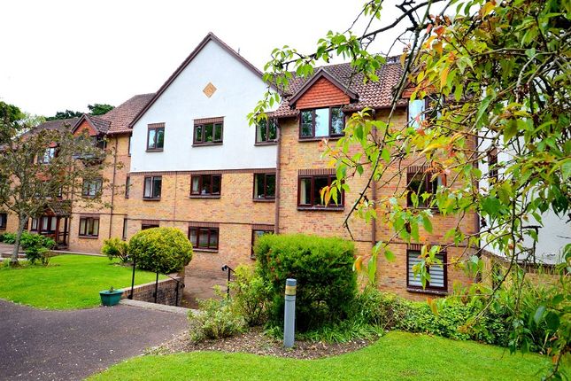 1 bed flat for sale in Barrs Avenue, New Milton, Hampshire. BH25