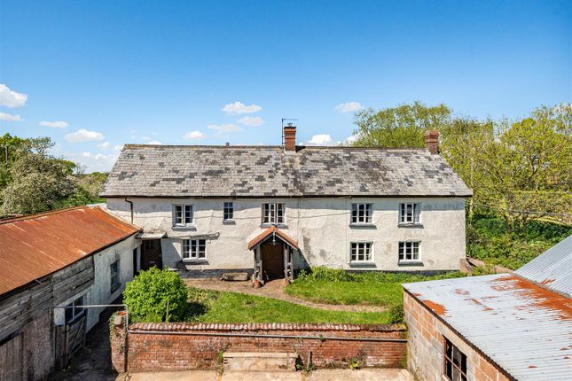 Thumbnail Farmhouse for sale in Broadclyst Road, Whimple, Exeter