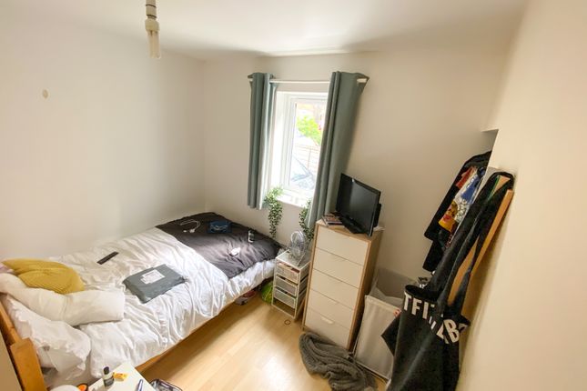 Room to rent in Stuart Crescent, Winchester