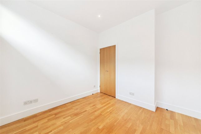 Mews house for sale in Acre Lane, London