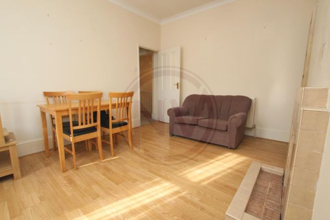 Flat to rent in Sutton Road, Muswell Hill
