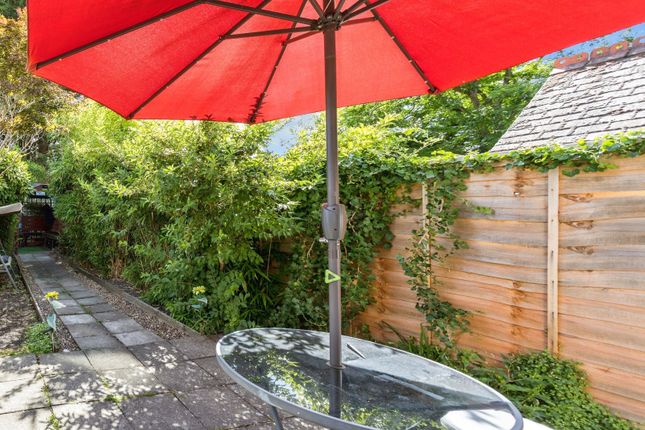 12, Hazelwick Road, West Sussex photo 4