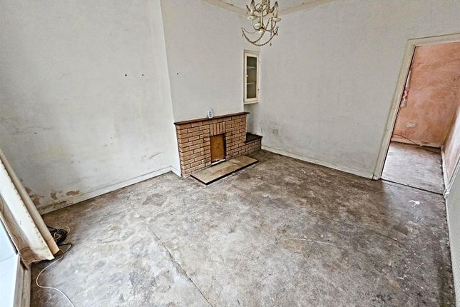 45, Cefn Ilan Road, Caerphilly photo 5