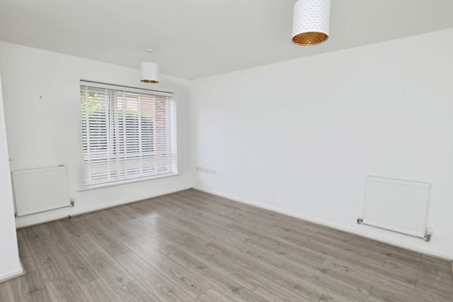 31, VIOLA DRIVE, Liverpool photo 3
