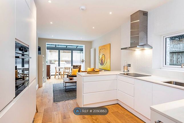 Thumbnail Flat to rent in Valley Road, London