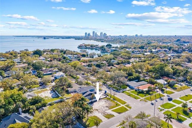 Property for sale in 323 Appian Way Ne, St Petersburg, Florida, 33704, United States Of America