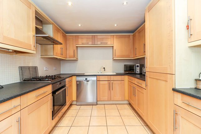 15 Hemsley Road, Kings Langley photo 3