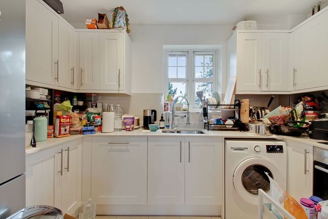 Shillingford Close, Mill Hill photo 4