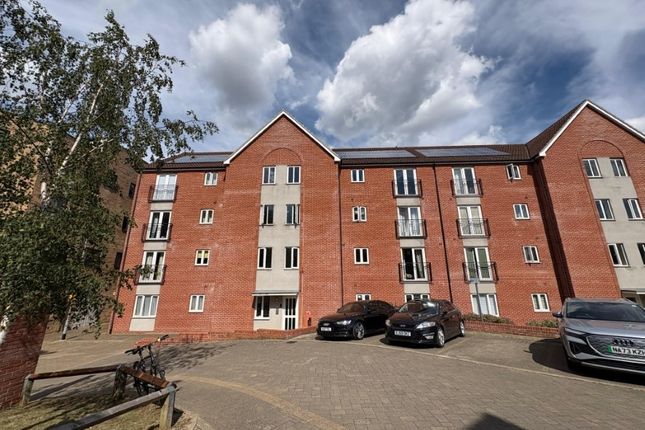 2-bed flat on 102 Brazen Gate, Norwich, £130,000