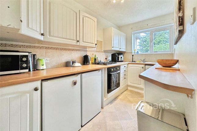 9, Woodlands Court, Sandhurst photo 4