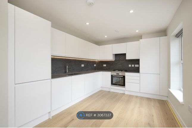 Flat   Finchley Lane, London photo 5