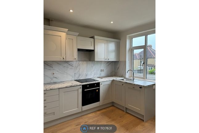 Thumbnail Flat to rent in Limpsfield Road, South Croydon
