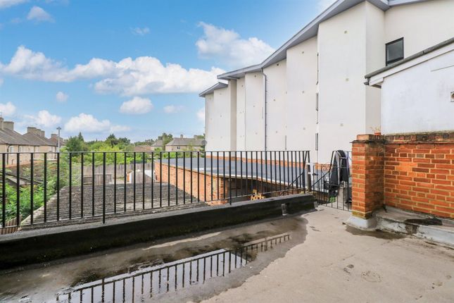 Flat for sale in The Common, Hatfield