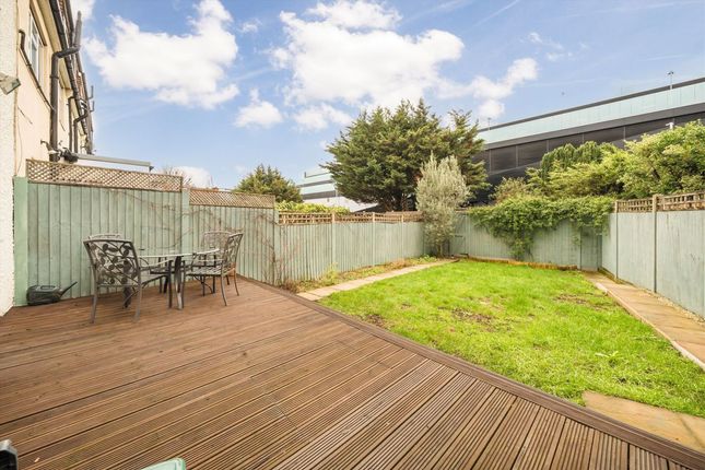 11, Springvale Avenue, Brentford photo 4