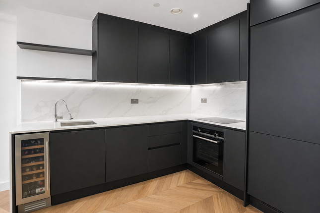 1-bed flat on Windsor Square, Woolwich, £425,000